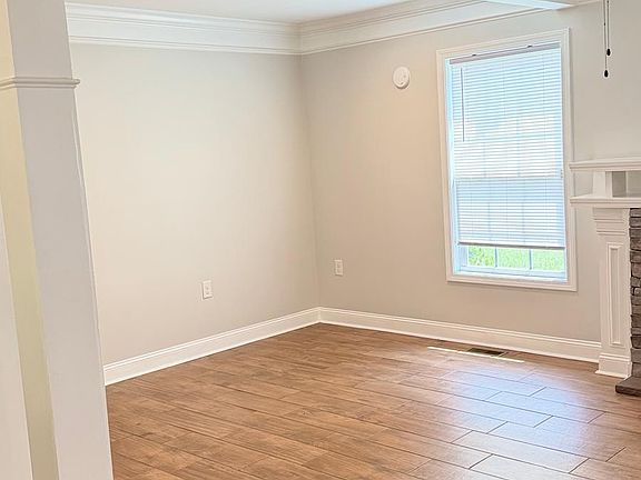 4th image of 406 Vanguard St
