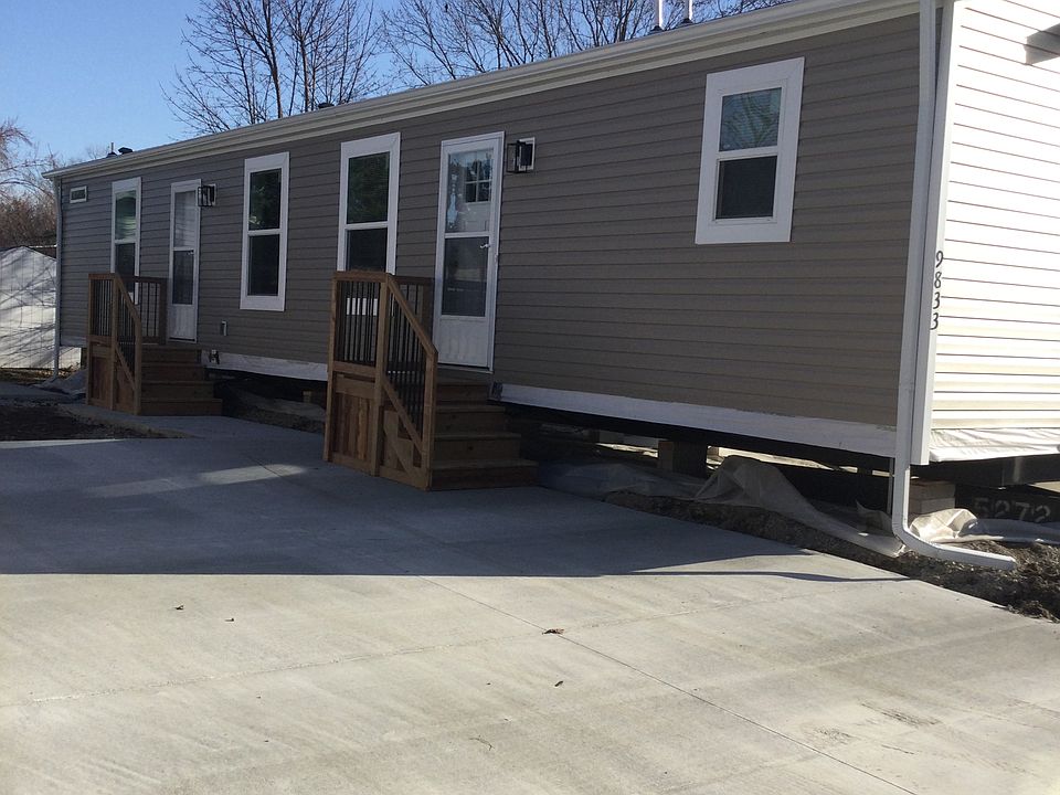 2nd image of 9833 Geraldine St #239