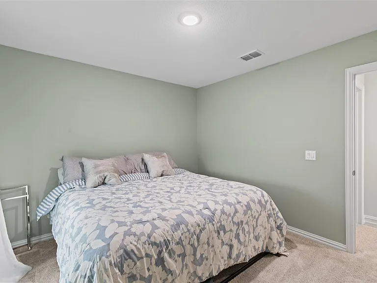 913 Adelyn St — Photo 21
