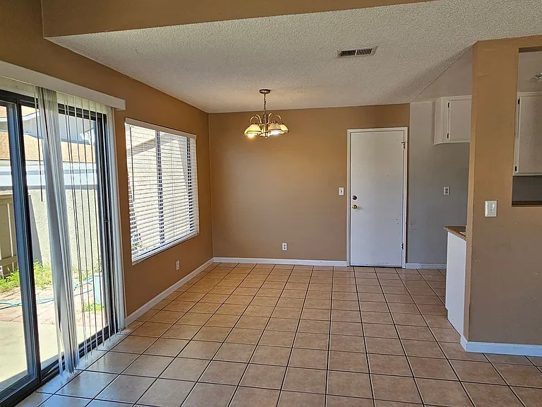 1153 E Foster Rd #A — Photo 7