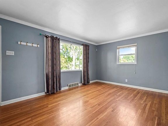 2nd image of 515 Lincoln Ave