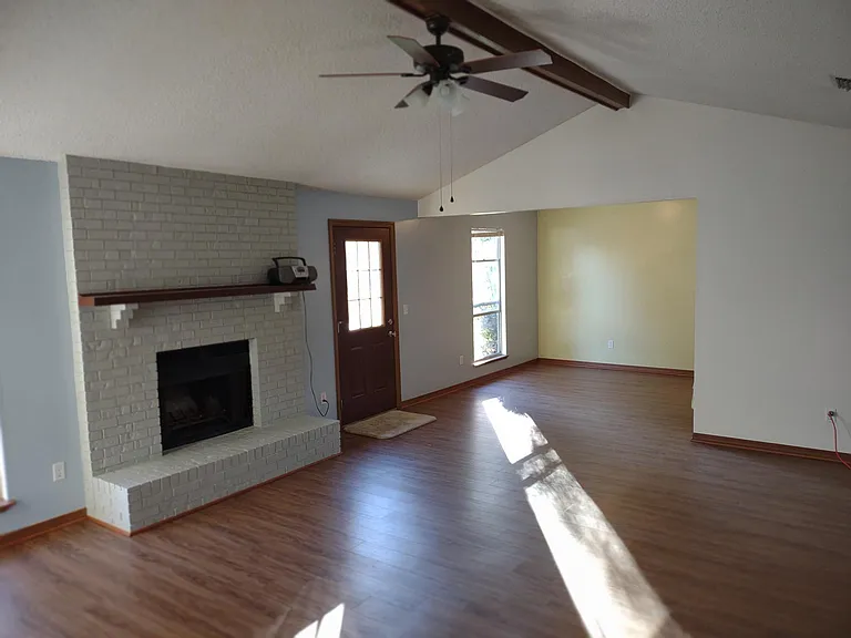 Great room, Dining area nd Fireplace.