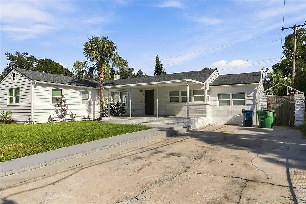 4 bed, 2.0 bath, 1707 sqft, $2,900 — Photo 3