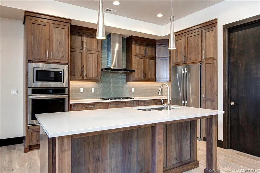 3 bed, 2.5 bath, 2311 sqft, $4,950 — Photo 3