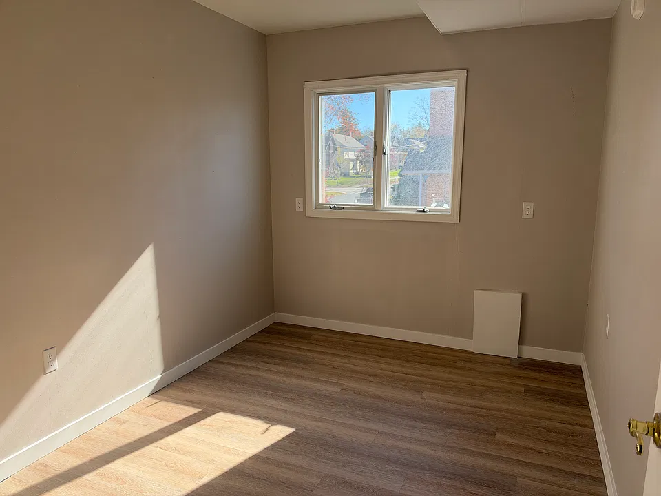 100 Wendell Ave #207