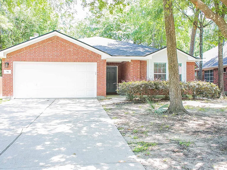 91 Genesee Ridge Dr — Photo 1
