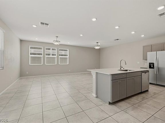 4th image of 4061 Campeche Ave