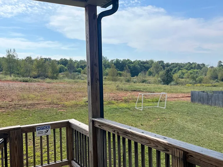 300 Turner Ct — Photo 46