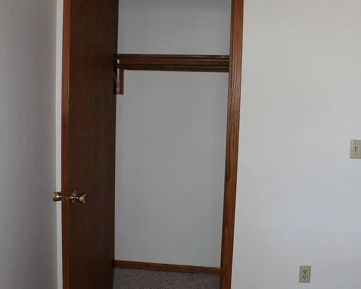 400 & 401 Scranton St — Photo 16