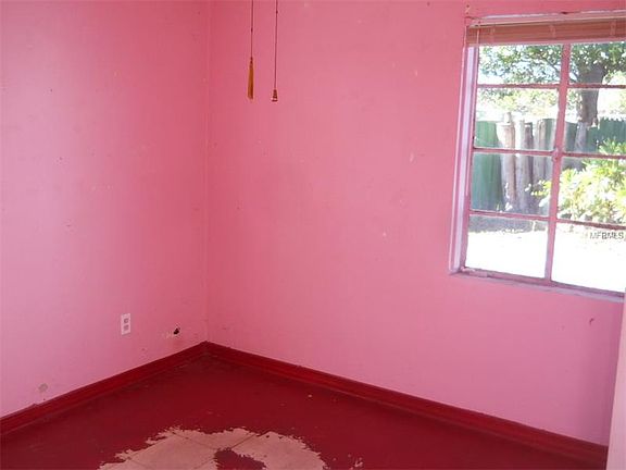 5th image of 232 S Alder Dr
