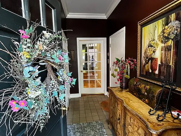 221 Lanasa Ln, Baltimore, MD 21230