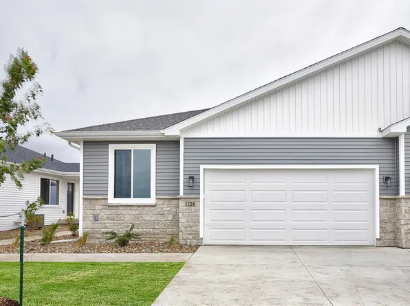 1224 Granite St NE, Bondurant, IA 50035
