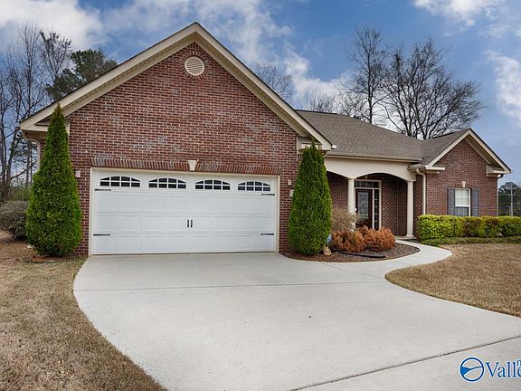 3rd image of 212 Blackwood Dr
