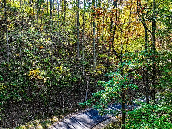 4th image of Emerald Springs Loop