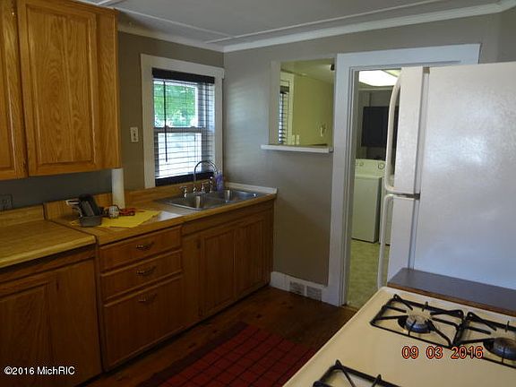 5th image of 203 S Grand St