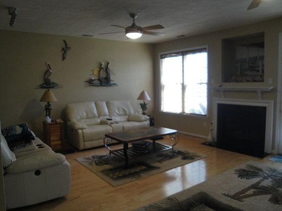 3rd image of 206 Bluff Ter