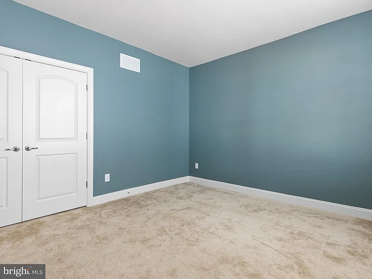 240 Baldy Ln — Photo 33