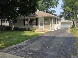 2702 Rohlwing Rd, Rolling Meadows, IL 60008