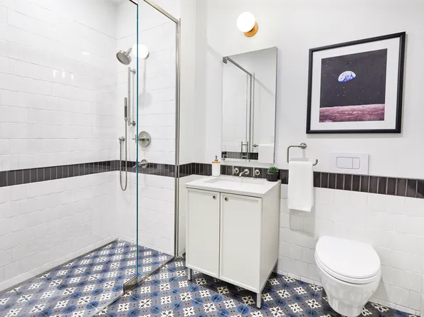 155 Noble Street image 9 of 22