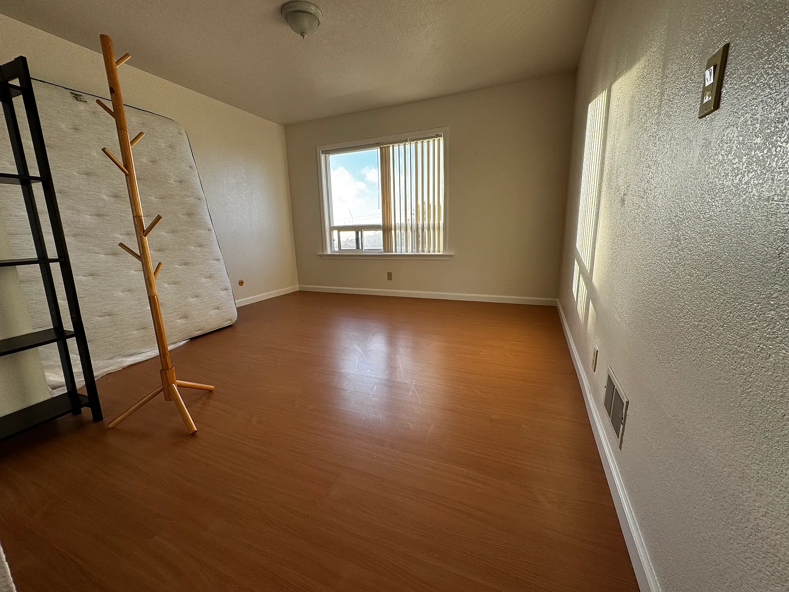 Frankfort St, Daly City — Photo 1