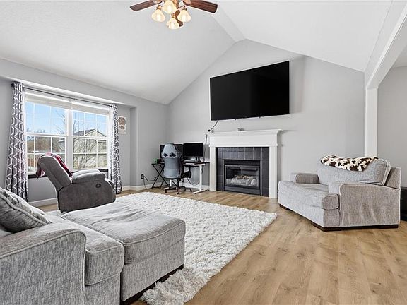 4th image of 2708 E Hickory Ct