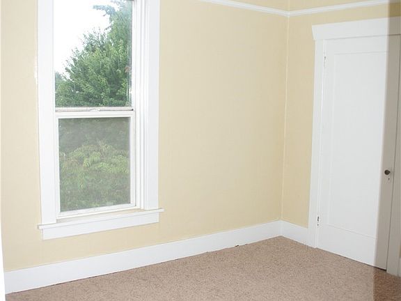 4th image of 4010 S Thompson Ave