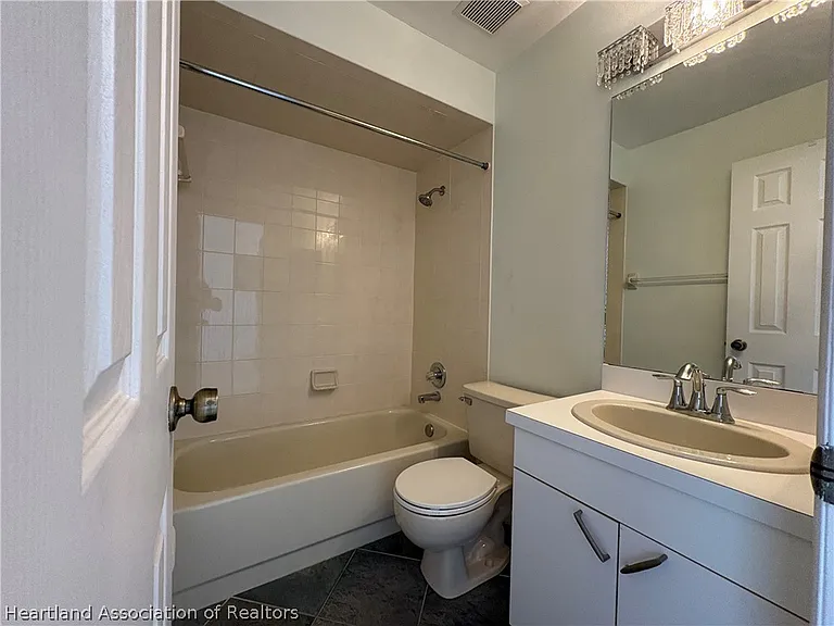 406 Stephen Dr — Photo 9