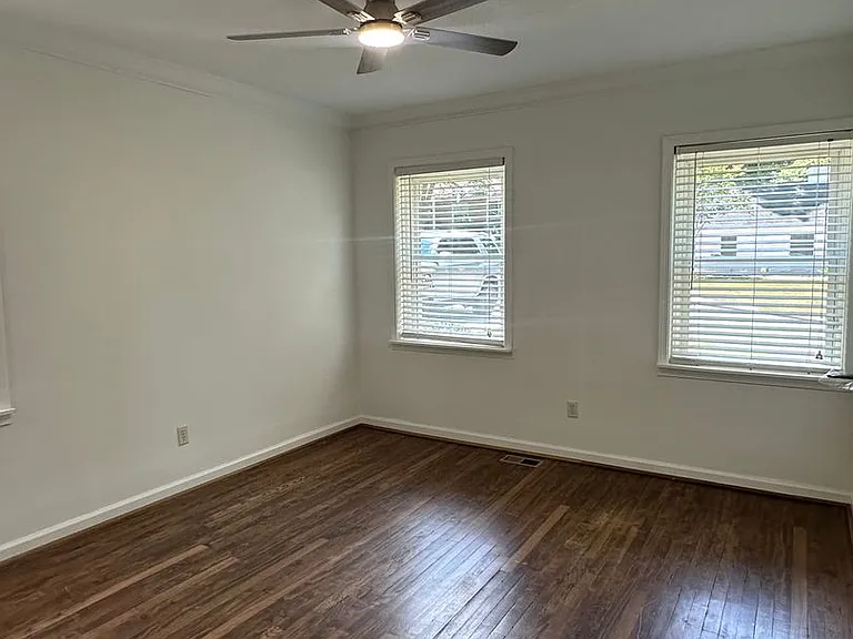 1015 Lanier Ave — Photo 9