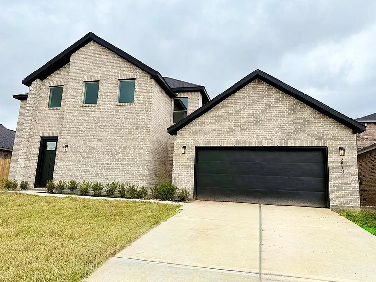 2518 Liguria Ln — Photo 1