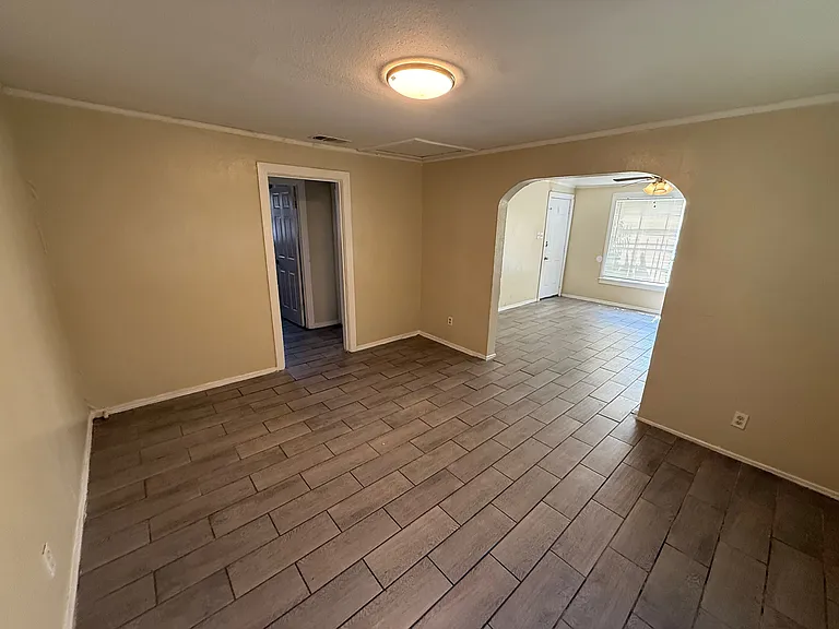 3710 Guaranty St — Photo 8