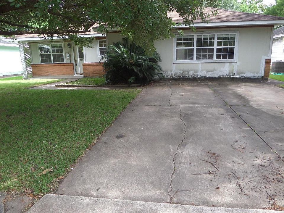 1st image of 2708 Sweetgum St