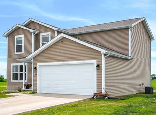 509 Maitland Dr, Carlock, IL 61725