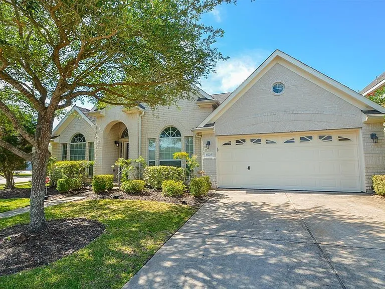 6726 Oakman Ln — Photo 2