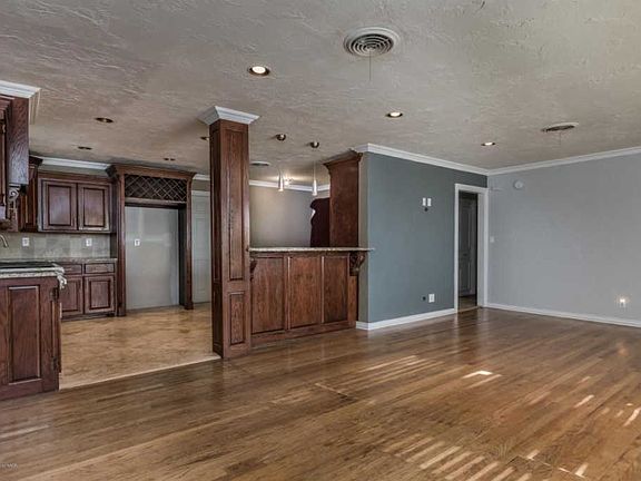 4th image of 3709 Westlawn Ave