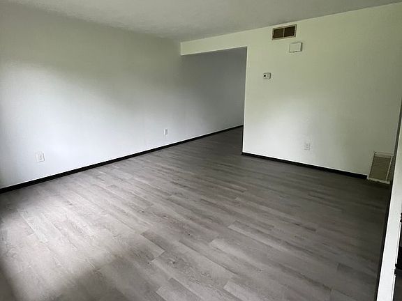 3rd image of 6 Morningside Dr #18