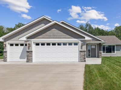 38405 Hunters Ridge Trl, North Branch, MN, 55056