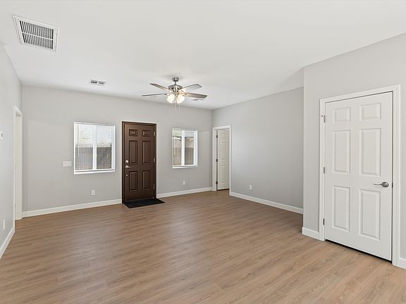 4th image of 526 N Westmoreland Ave #C