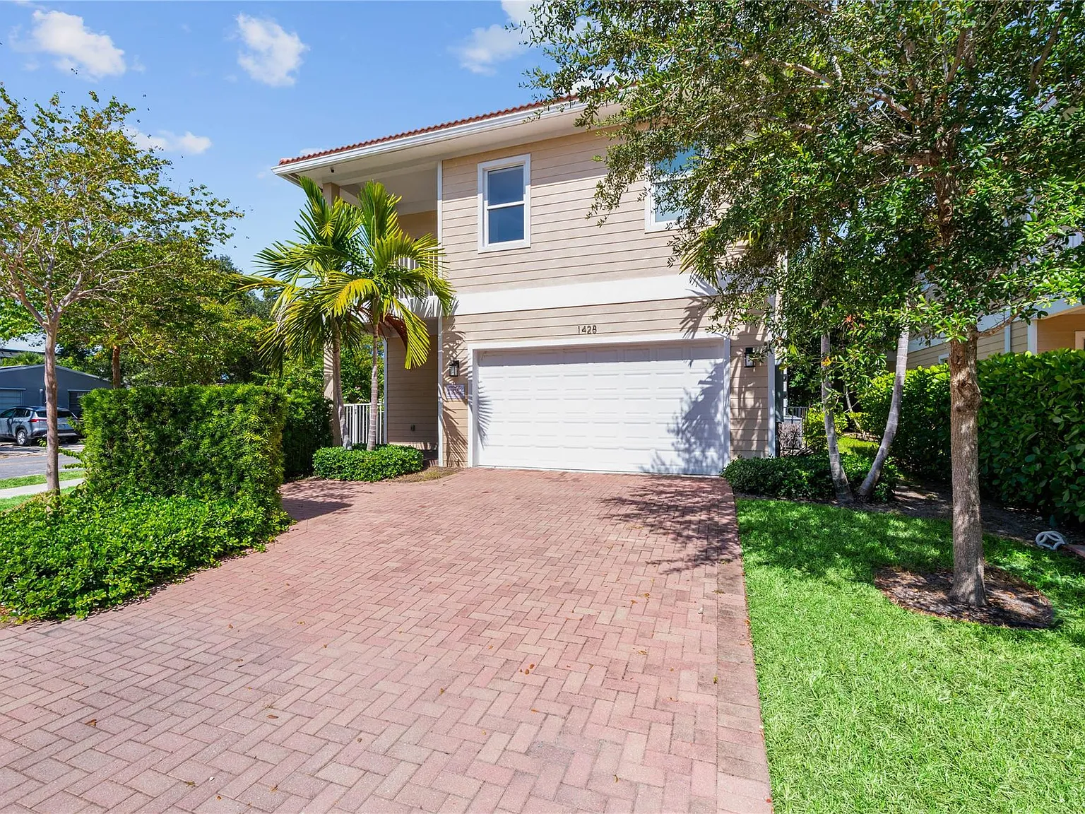 4 bed, 3.5 bath, 2242 sqft, $5,500 — Photo 1