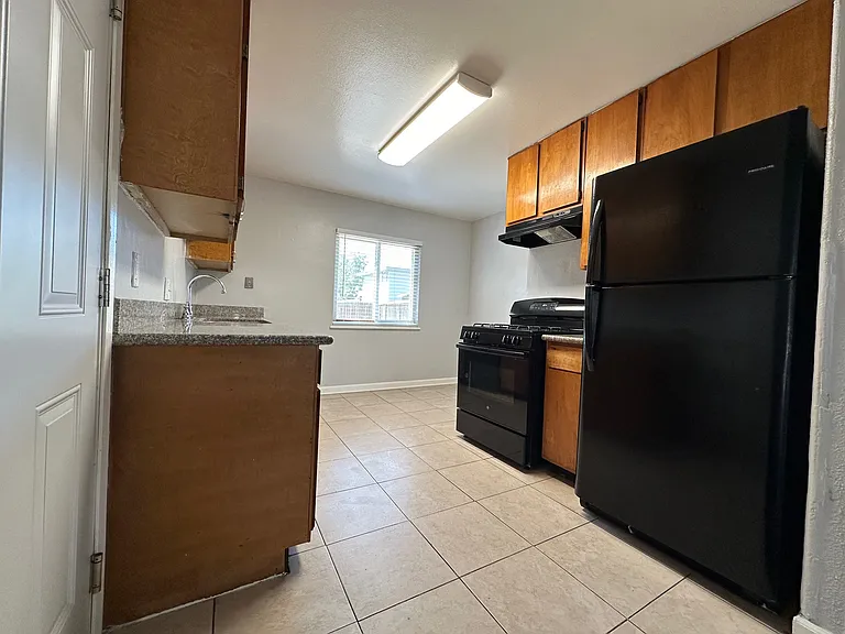 627 Warford Ave — Photo 6