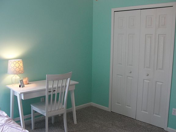3rd image of 780 Lauren Ln