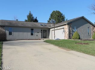 123 Sheringham Dr, Normal, IL 61761