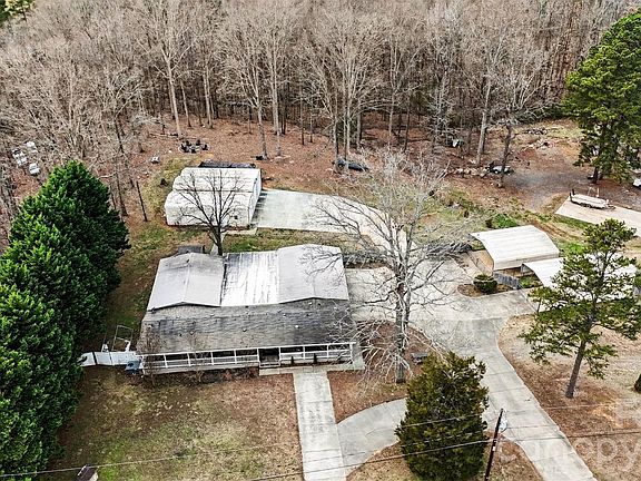 2nd image of 752 Sam Brown Rd