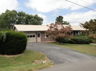 232 N Overlook Dr, Marion, VA 24354