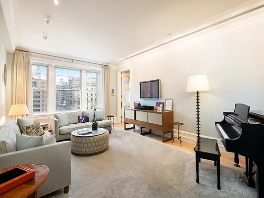 Sold by Sotheby's International Realty | media 2