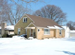 506 N 107th St, Wauwatosa, WI 53226