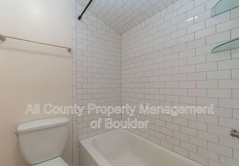 1842 Canyon Blvd #205 — Photo 8