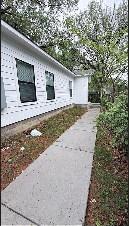 3 bed, 955 sqft, $1,225 — Photo 2
