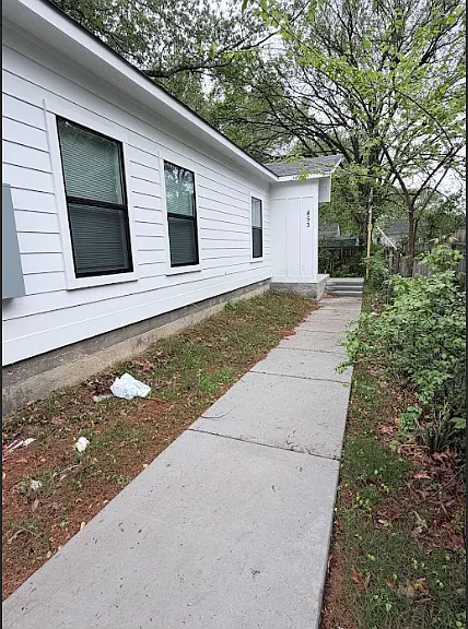 853 Kippley St — Photo 2