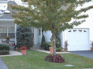 19 Brookville Way, Manorville, NY 11949