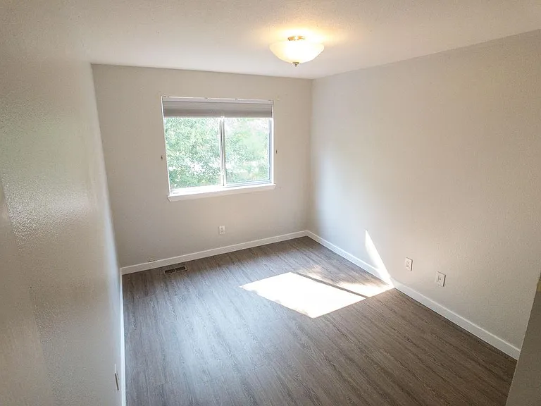 1105 Stoneham St — Photo 21